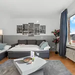 Premium - 12 People - Fully Equipped - 2 Min Station Appartement Duisbourg
