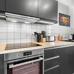 Premium - 12 People - Fully Equipped - 2 Min Station Duisbourg