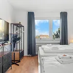 Premium - 12 People - Fully Equipped - 2 Min Station Appartement Duisbourg