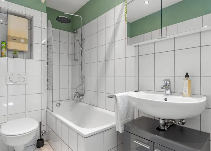 Premium - 12 People - Fully Equipped - 2 Min Station Appartement